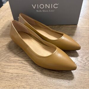 Vionic Lena Flats Beige Women's Size 6 Orthopedic Shoes Leather Point Toe